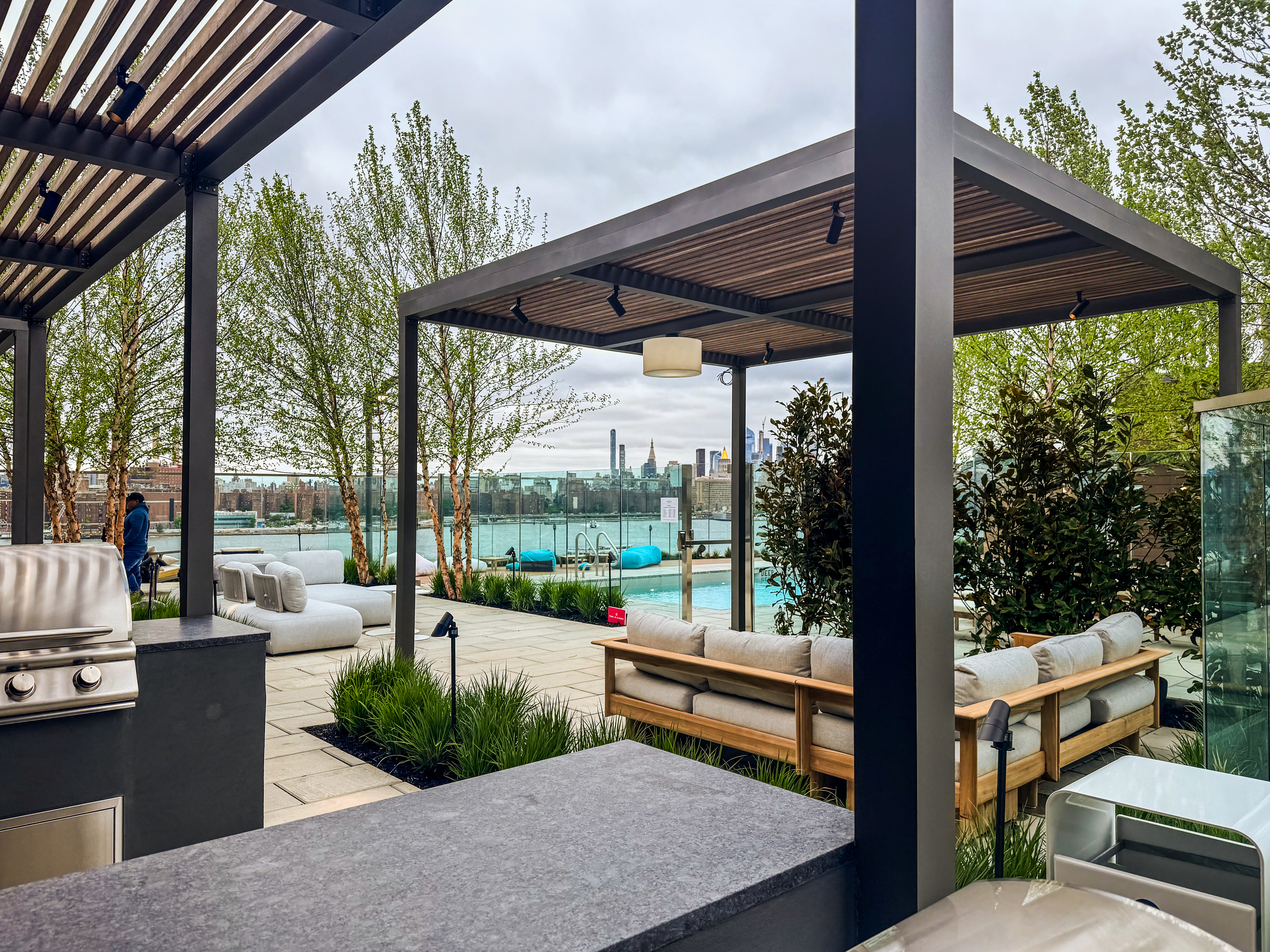 Urban Top Brooklyn — outdoor dining structure by Breslow