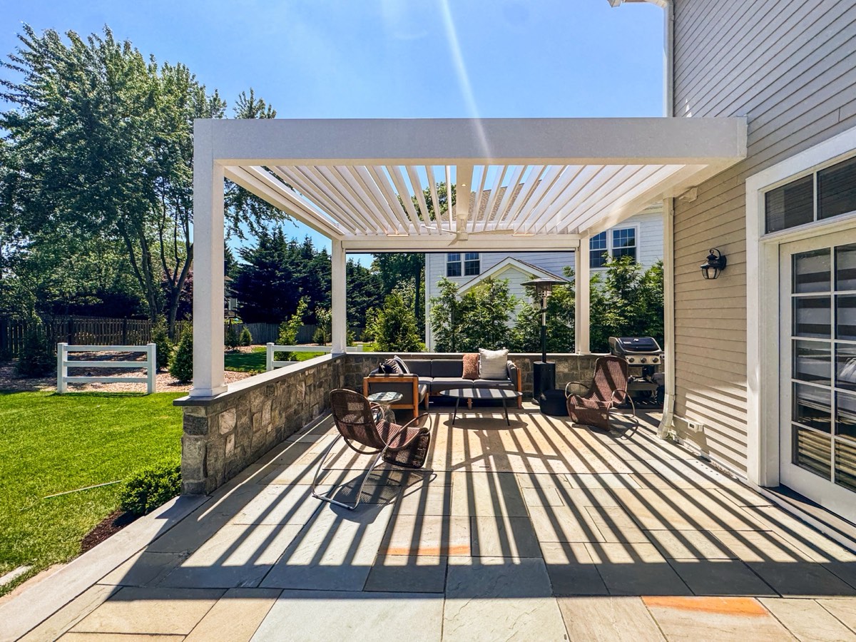 Modern motorized louvered roof in Madison, NJ