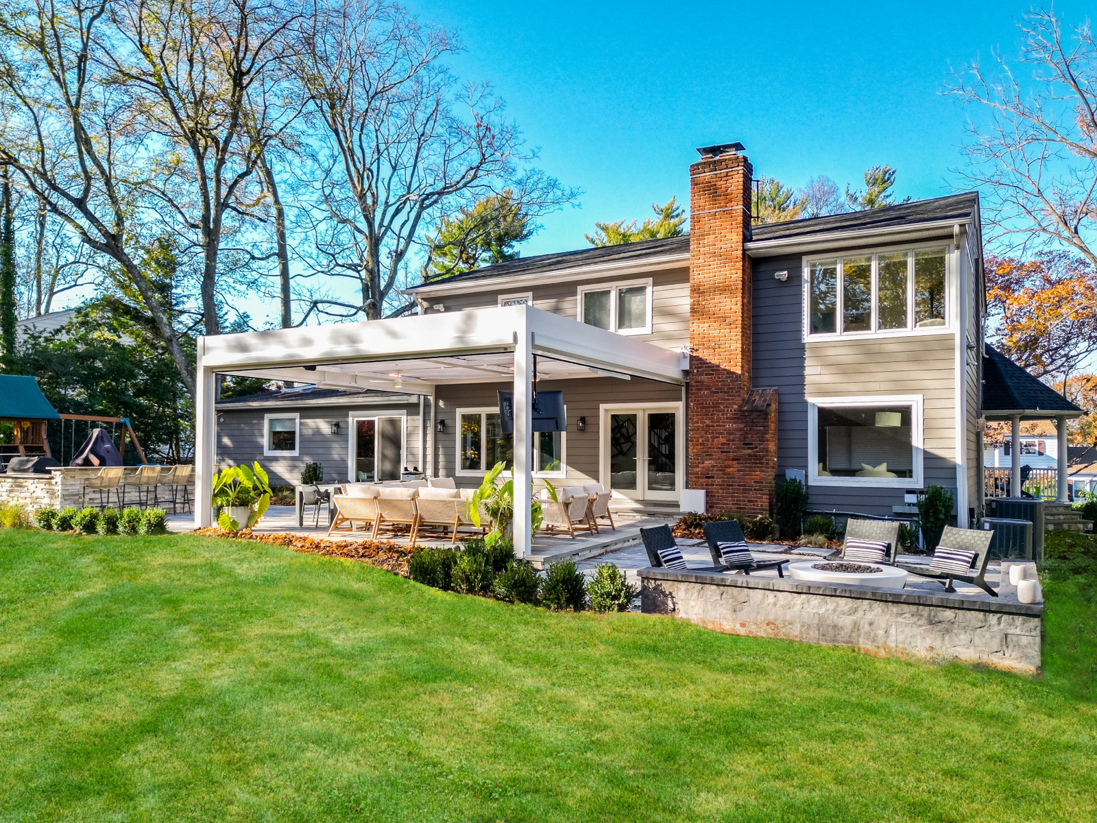 Roslyn, NY pergola — outdoor living