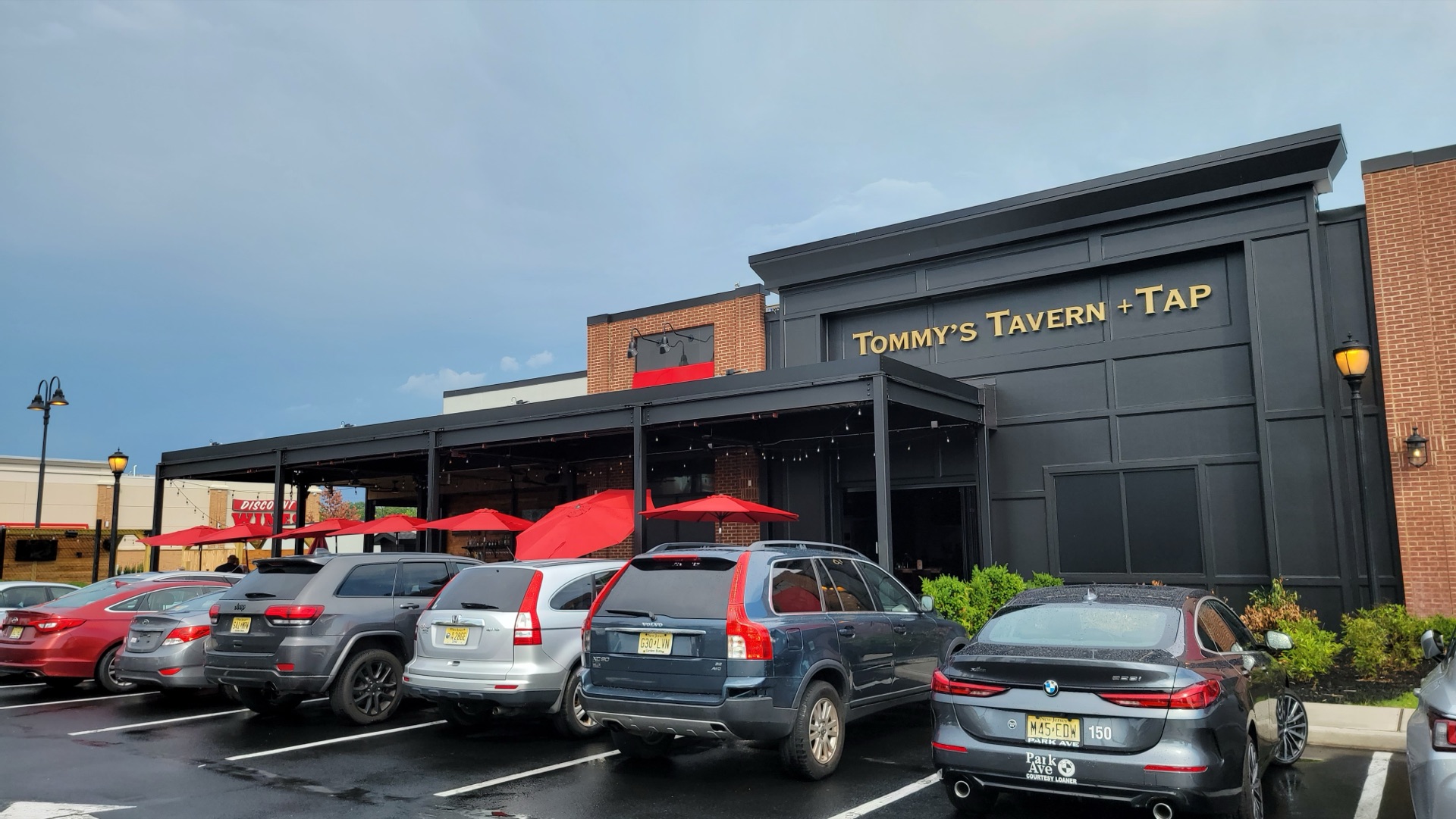 Restaurant outdoor dining with louvered roof