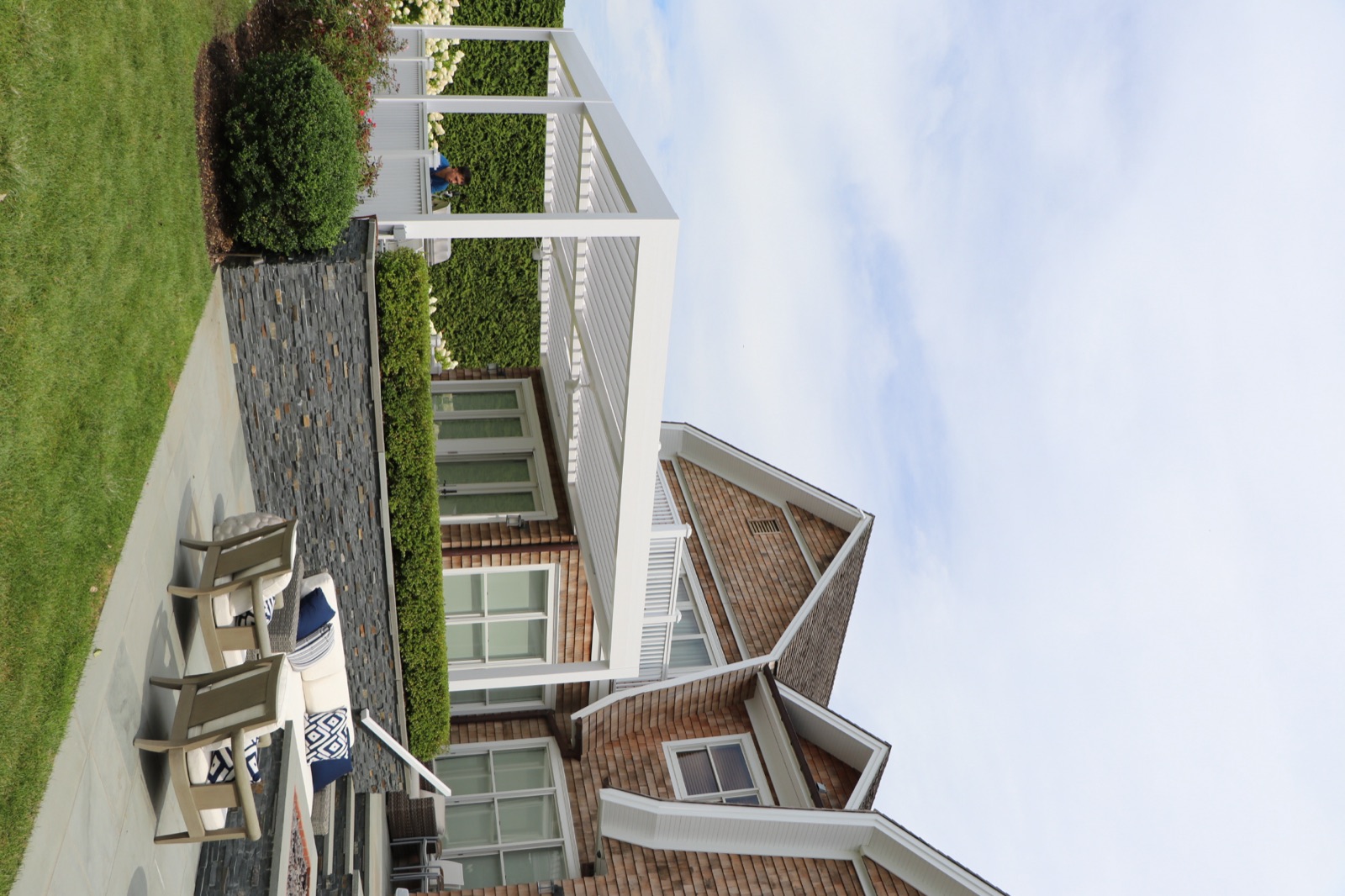 Southampton, NY pergola — outdoor living